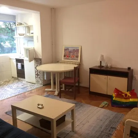 Apartment Dramski